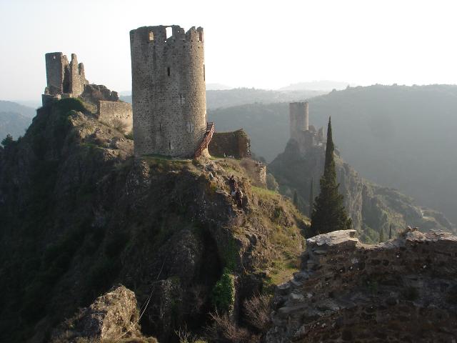lastours-les-4-chateaux[1].jpg