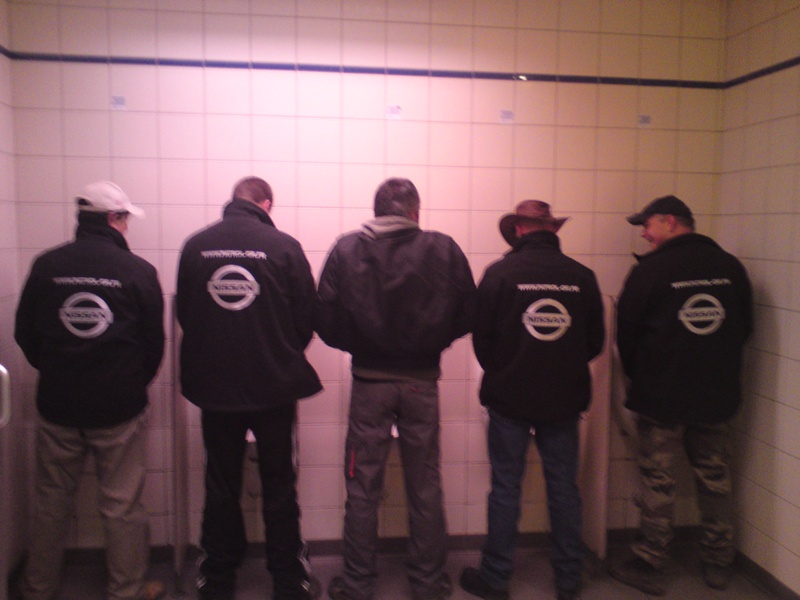 veste team au pissoirs.JPG