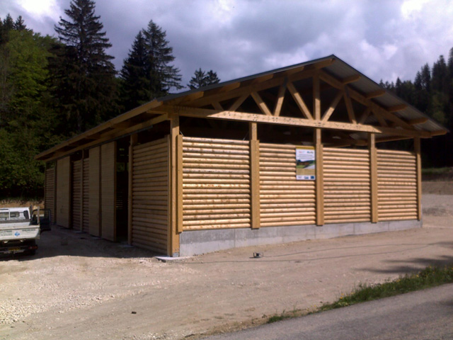 petit bâtiment pur stockage de plaquette de chauffage
