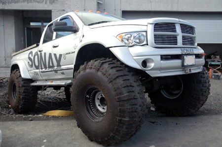 iceland_glacier_trucks_hiho.jpg