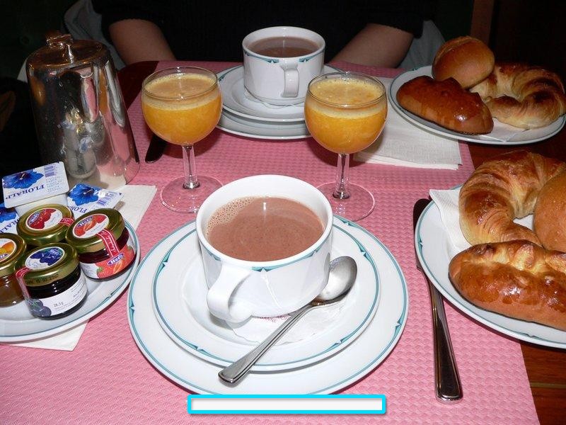 800pxpetitdejp1030557yq9_300.jpg