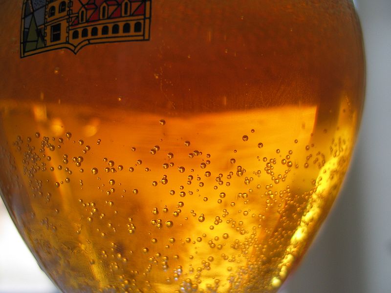 800px-Leffe_blonde[1].jpg