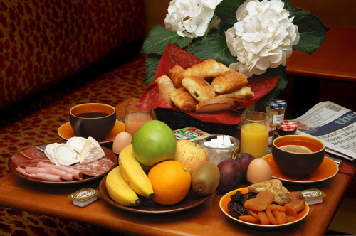 Petit_dejeuner_jardin_odeon[1].jpg
