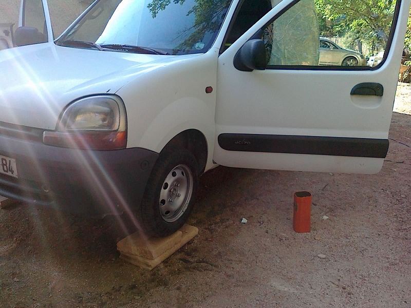 restauration kangoo et lacidon tranche 2 011.jpg