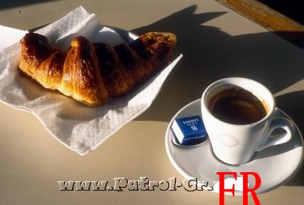 café croissant.jpg