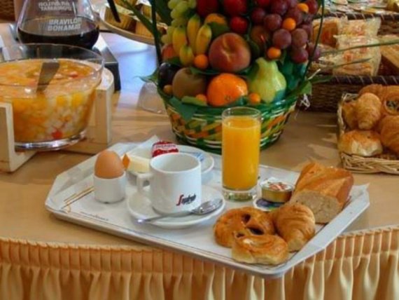 petit-dejeuner-petit-dej-plateau-img.jpg