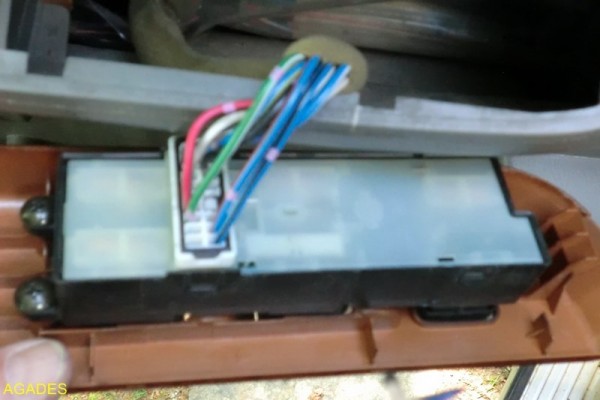 10_vis boîtier commandes électrique (Copier).JPG