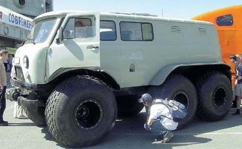 uaz-6x6.jpg