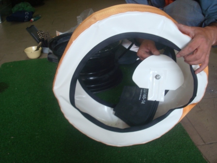 dans l emballage une chambre une valve a deport et une housse de protection de chambre