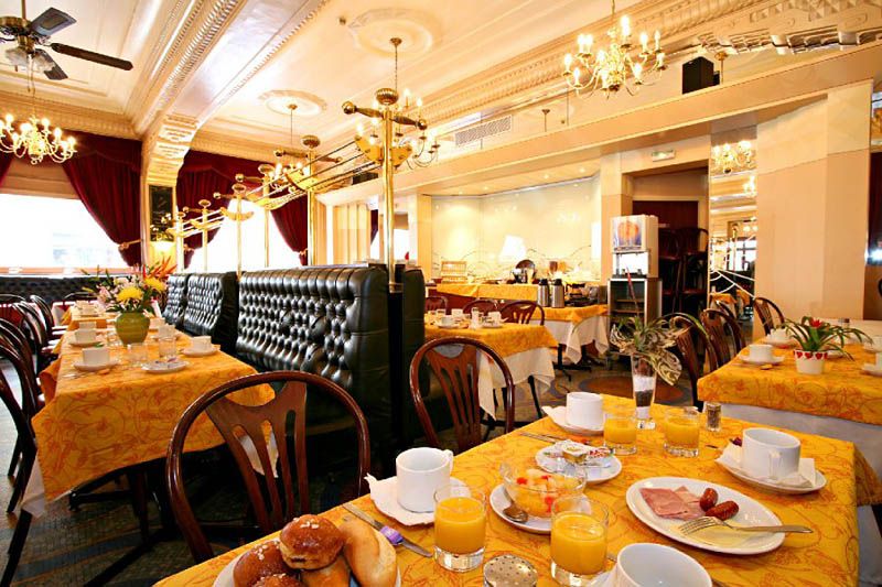 carltons_resto_58002[1].jpg