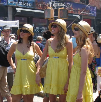 ricard girls.JPG