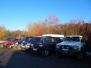 C'est le départ avec environ 70 4X4 en deux groupes...